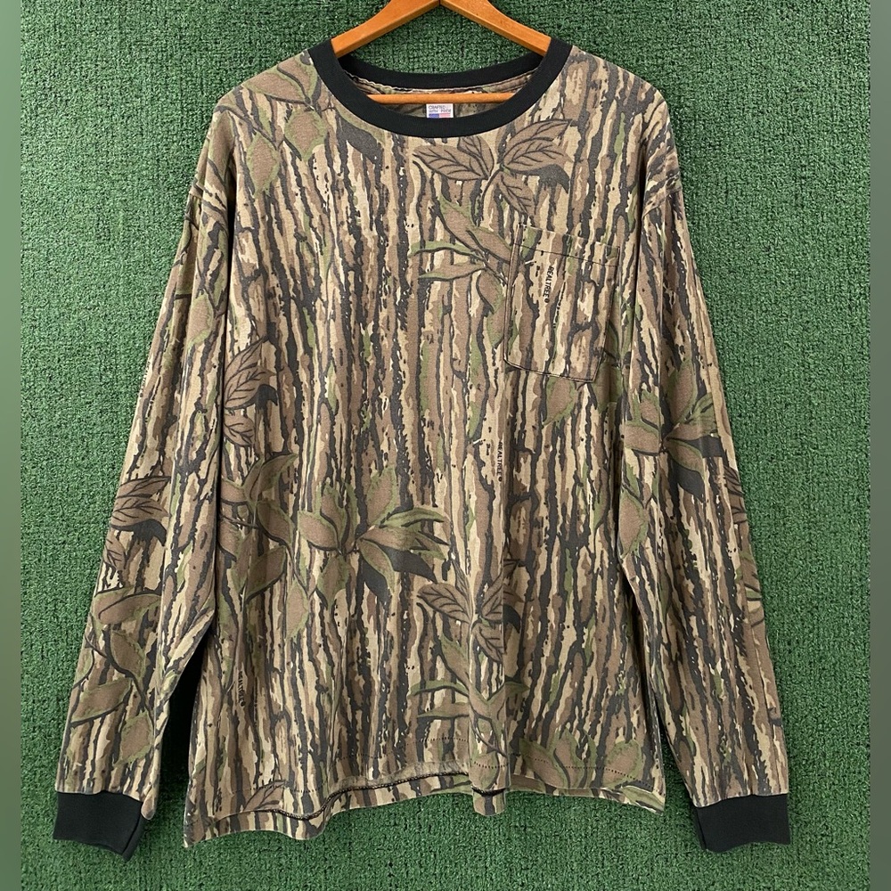 VTG 80’s Realtree Tree Bark Camo Pocket T-shirt Long Sleeve Mens Large USA Made